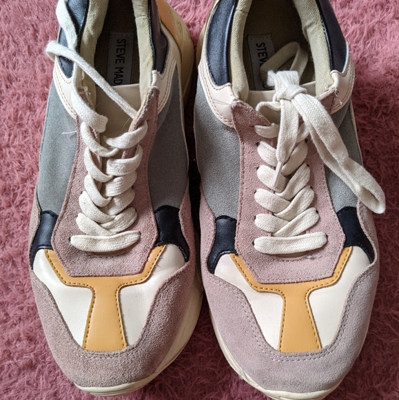 Steve Madden Sneakers - Picture 2 of 6